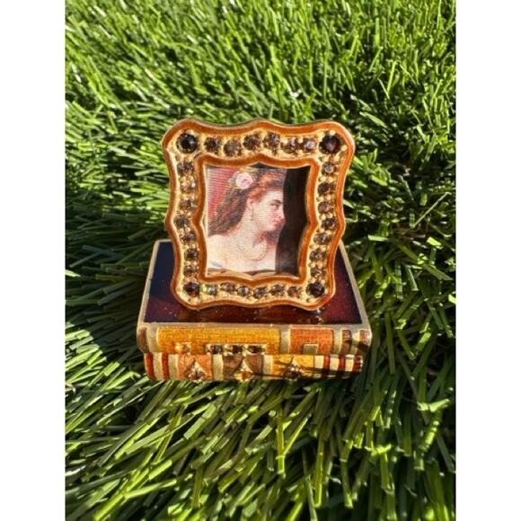 Estee Lauder Jewelry - ESTEE LAUDER PERFUME COMPACT RARE 2002 ROMANTIC EDITION MIBB ~ BEAUTIFUL